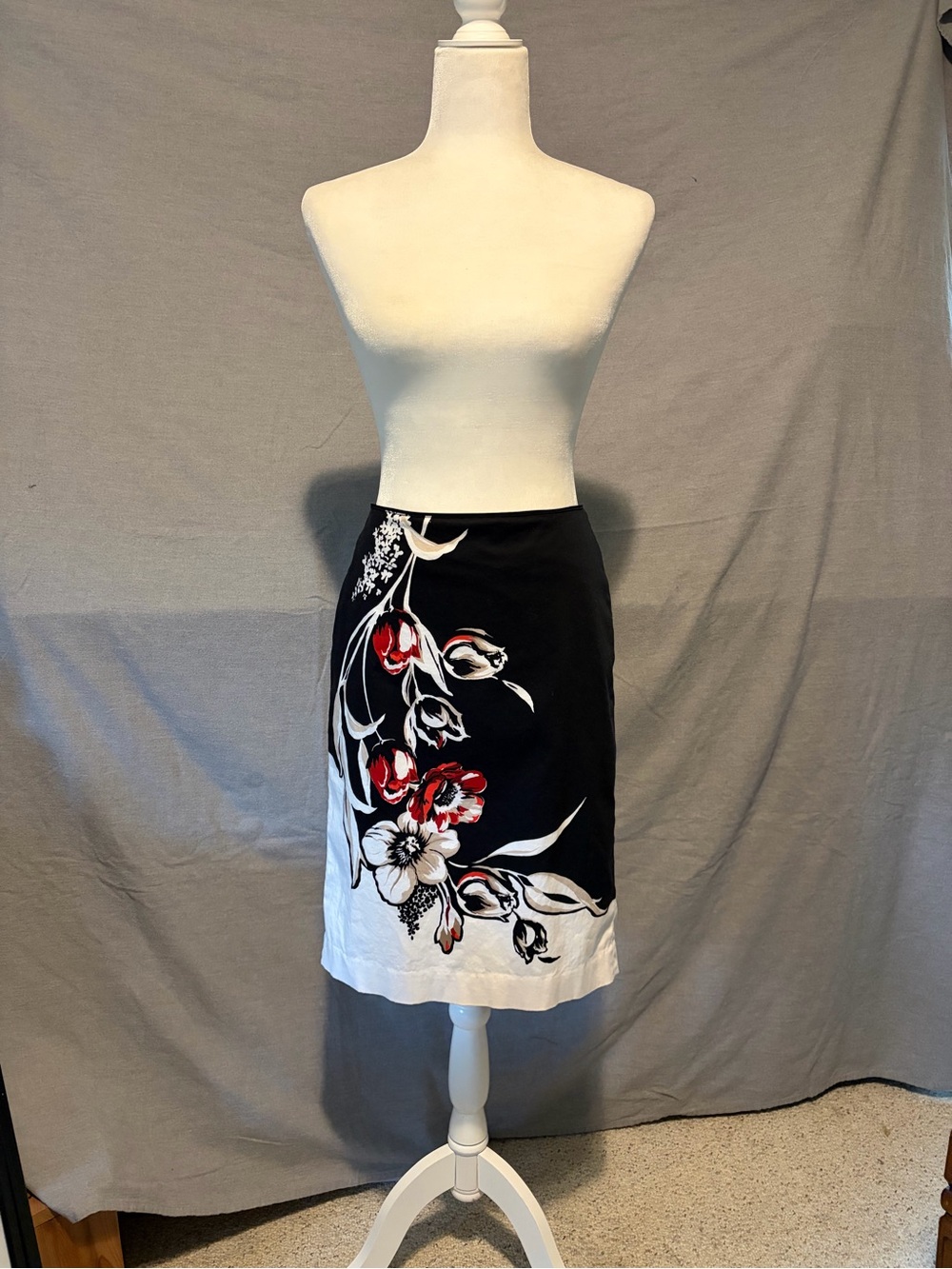 White House Black Market Black Floral Print Pencil Skirt - Women's